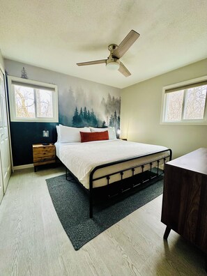 2 bedrooms, iron/ironing board, travel crib, free WiFi