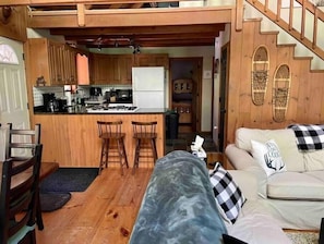 Smart TV, fireplace, foosball - Cozy 3-bdrm with Ossipee Lake access, near White Mntns, Skiing, Shopping, Hiking (Freedom)
