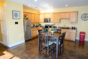 Dining - Unit E (Moss Point)