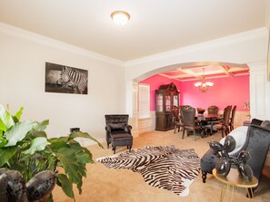 TV, fireplace - Indulge in luxury and comfort during your stay for the Masters! (Grovetown)