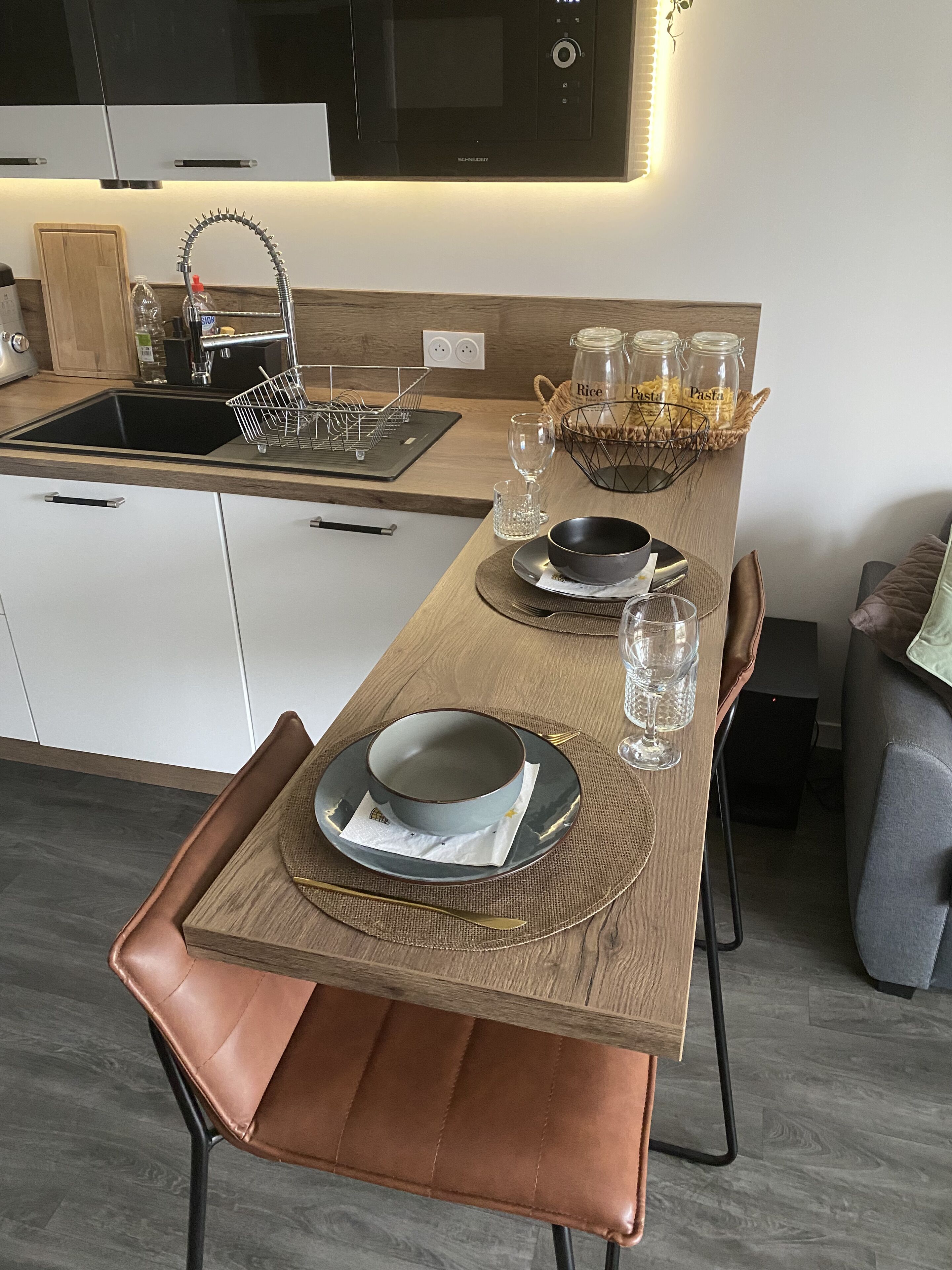 Fridge, microwave, oven, dishwasher