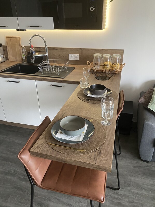 Fridge, microwave, oven, dishwasher