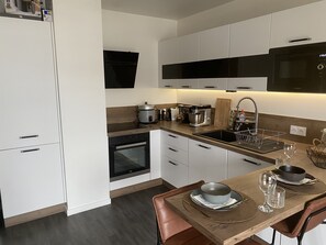 Fridge, microwave, oven, dishwasher - Bienvenue dans notre havre de paix aux portes de Paris  (Dugny)