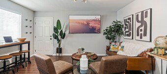 Tribune at Redlands, Arcade Hands