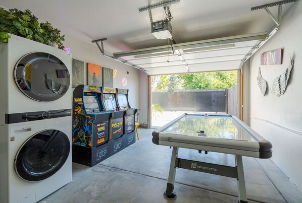 Games room - Tribune at Redlands, Arcade Hands (Redlands)