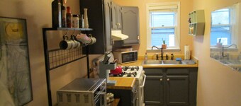 Boho-Chic Style: Furnished, Fireplace, Hardwood Floors, W/D, Calm, Quiet & Cool