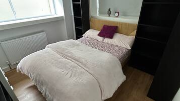 1 makuuhuone, silitysrauta/-lauta, Wi-Fi