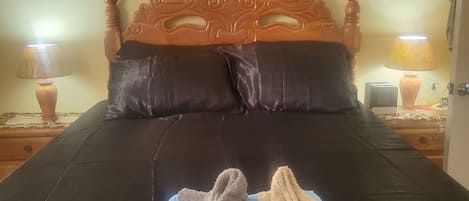 2 chambres, bureau, fer et planche Ă repasser, accĂšs au Wi-Fi (inclus)