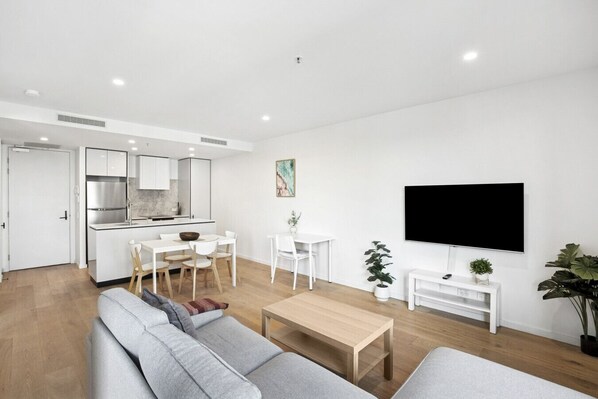 Smart TV - Mt view 1BR apt in Capitol@CBD w/free parking/WiFi (City)