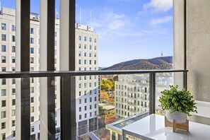 Interior - Mt view 1BR apt in Capitol@CBD w/free parking/WiFi (City)