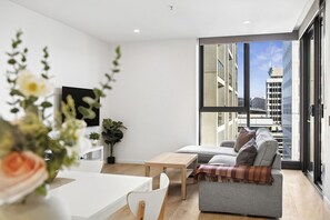 Smart TV - Mt view 1BR apt in Capitol@CBD w/free parking/WiFi (City)