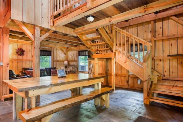 Interior - The Kokosing Cabin @ The Mohicans Treehouse Resort (Glenmont)
