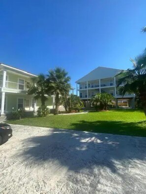 Exterior - Unit F (Moss Point)