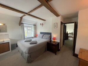 2 Schlafzimmer, Bügeleisen/Bügelbrett, kostenloses WLAN, Bettwäsche