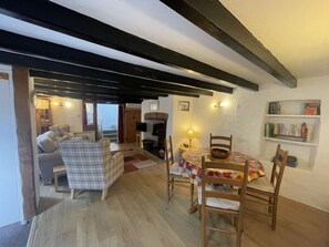 Dining - Lilac Cottage Tintagel (Tintagel)