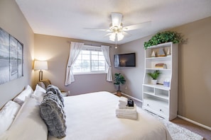 4 chambres, fer et planche à repasser, lit parapluie, Wi-Fi gratuit