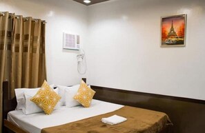 2 habitaciones, tabla de planchar con plancha y ropa de cama 