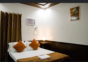 2 quartos, ferros/tábuas de passar roupa, roupa de cama