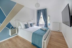 4 bedrooms, iron/ironing board, bed sheets