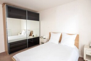 2 bedrooms, iron/ironing board, travel crib, free WiFi