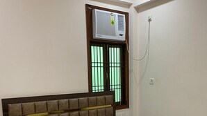 ファミリー ルーム | 1 室のベッドルーム、デスク