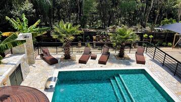 Außenpool, Sonnenschirme