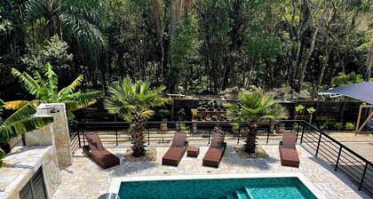 Casa Privativa com Piscina na Ferrugem