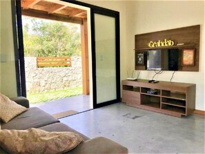 Luxury House, Pool Access, Pool View | Living area - Casa Privativa com Piscina na Ferrugem (Garopaba)