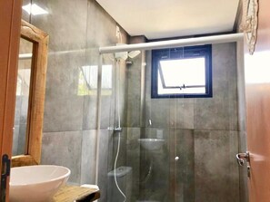 Nhà trăng mật, có thể sử dụng hồ bơi | Phòng tắm | Buồng tắm vòi sen, khăn tắm 