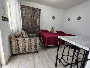 1 chambre, fer et planche à repasser, Wi-Fi, draps fournis