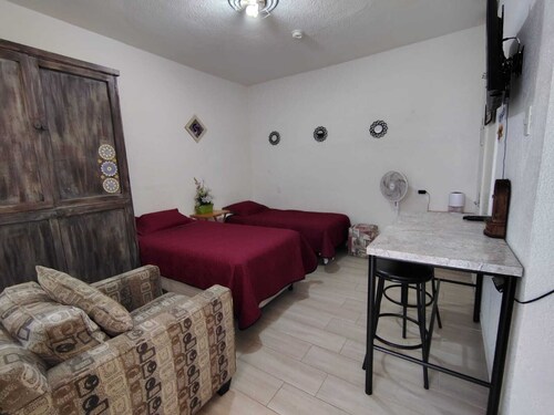 El Rinconcito estudio baño-cocina privados, Coyoacán Country Club, zona segura.