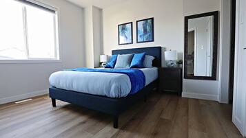 5 bedrooms, desk, iron/ironing board, free WiFi