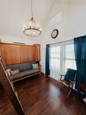 TV - Deerfield Countryside Cabin #1 (Waco)