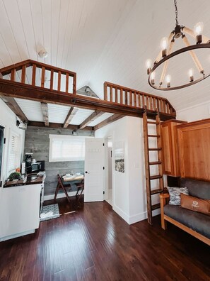 Living area - Deerfield Countryside Cabin #5 (Waco)