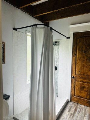Bathroom - Deerfield Countryside Cottage (Waco)