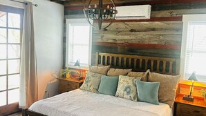 Room - Deerfield Countryside Cottage (Waco)