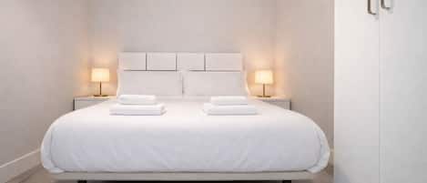 4 多间卧室、熨斗/熨衣板、收费 WiFi、床单