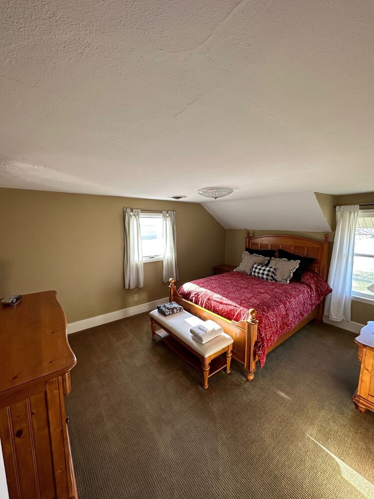 Hanging H Lodge in Sutherland, NE Lincoln County Vrbo