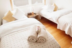 2 bedrooms, iron/ironing board, WiFi, bed sheets