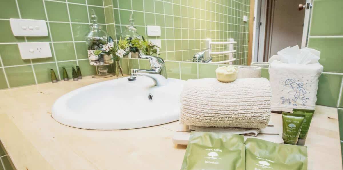 Dusche, Haartrockner, Shampoo