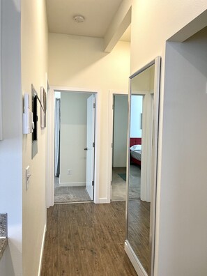 2 bedrooms, iron/ironing board, WiFi, bed sheets - OHSU/PSU/Near Downtown Portland (Portland)