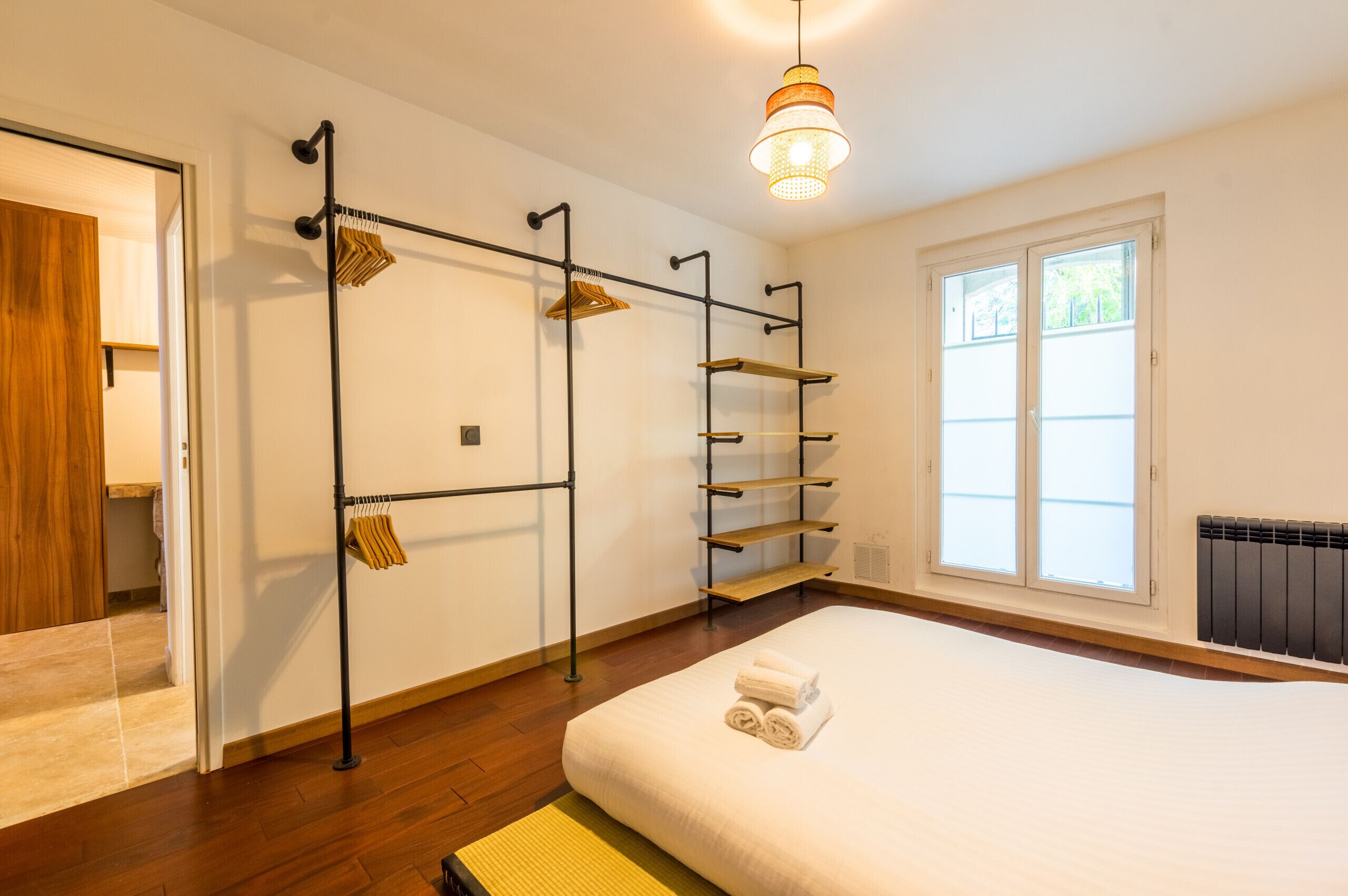 Wifi gratis y ropa de cama 