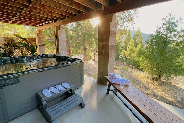 Outdoor spa tub