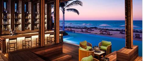 Bar (in der Unterkunft)