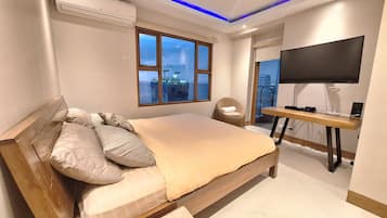 3 chambres, coffres-forts dans les chambres, bureau