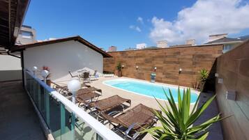 Casa superluxo, acesso à piscina, vista para a piscina | Vista para o jardim