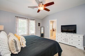 3 bedrooms, desk, iron/ironing board, travel cot