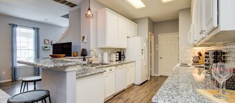 Family Home with Private Backyard and Garage!