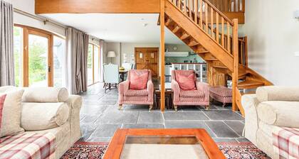 Stunning, Scenic & Cosy - Luxury Rural Hideaway