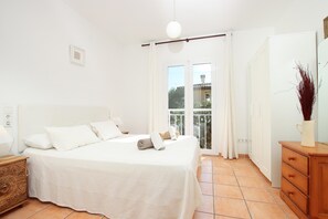 6 bedrooms, iron/ironing board, WiFi, bed sheets - ALCUDIA 1 AMOROS. Beautiful villa with superb sea views (Alcúdia)